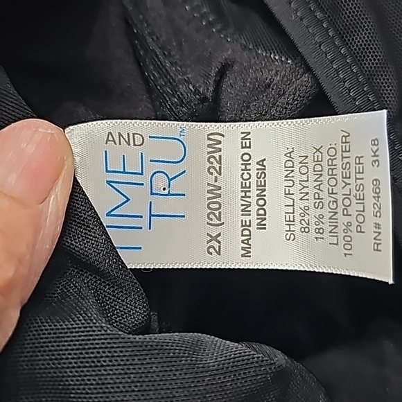 Time and Tru one peice bathing suit black and white. 2X 20W-22W.‎ - Picture 6 of 9